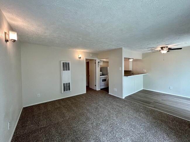 Photo - 3629 N MacGregor Way Unidad 4