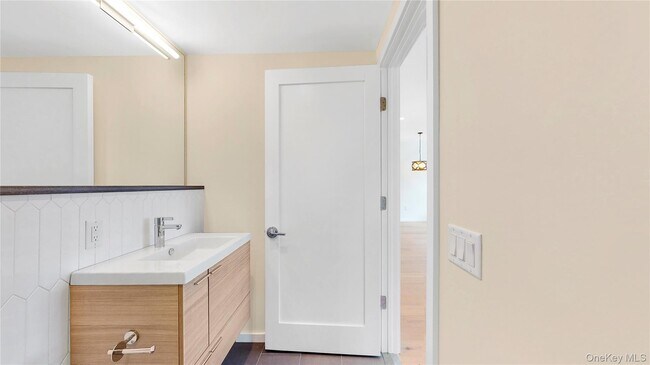 Photo - 16 N Main St