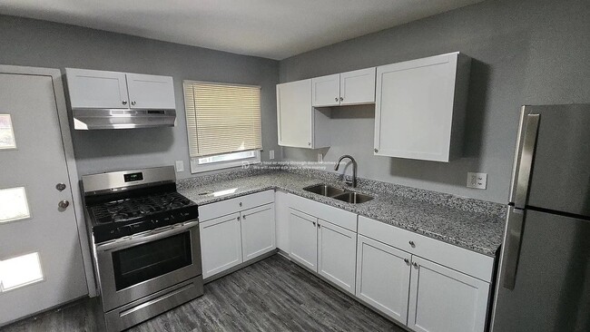 Photo - 729 Hemlock Dr