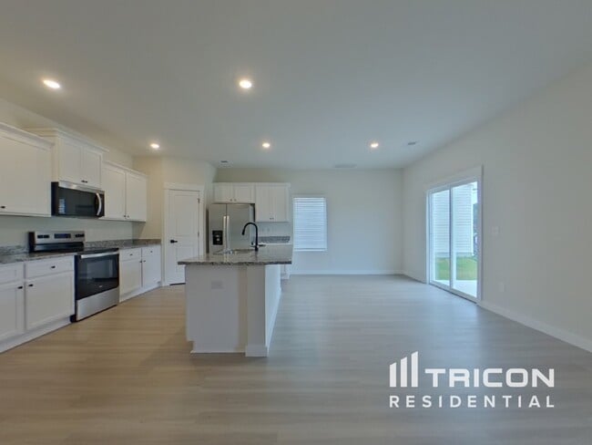 Photo - 1217 Crested Iris St