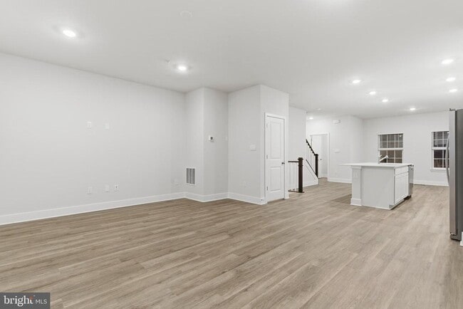 Photo - 5221 Manor Park Dr