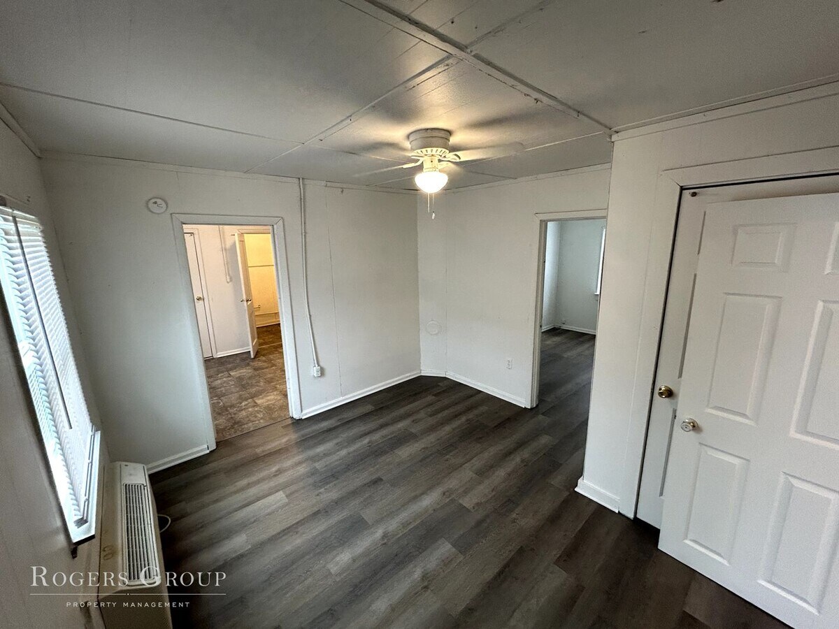 Photo - 912 Water St