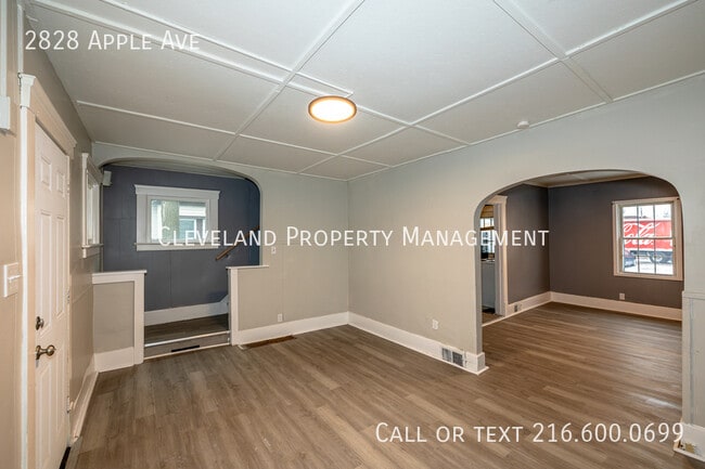 Photo - 2828 Apple Ave