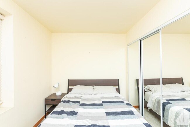 Photo - 2 bedroom in Chicago IL 60657 Unit B