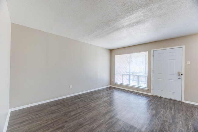 Family Room - Cherry Creek Apartments