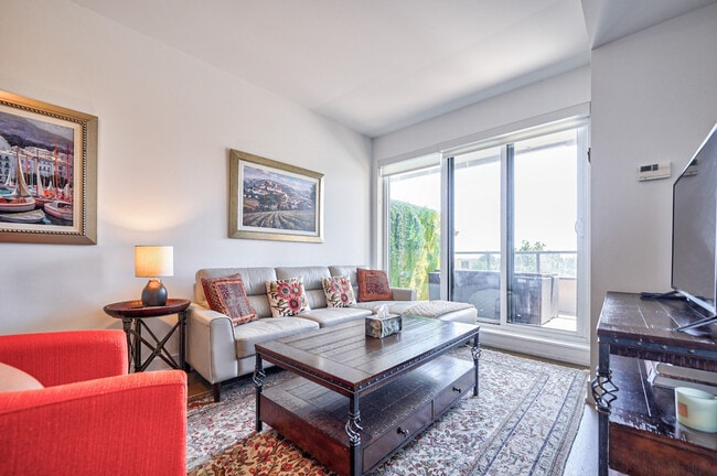 Photo - 30 Shore Breeze Dr Unit SI ID1513089P