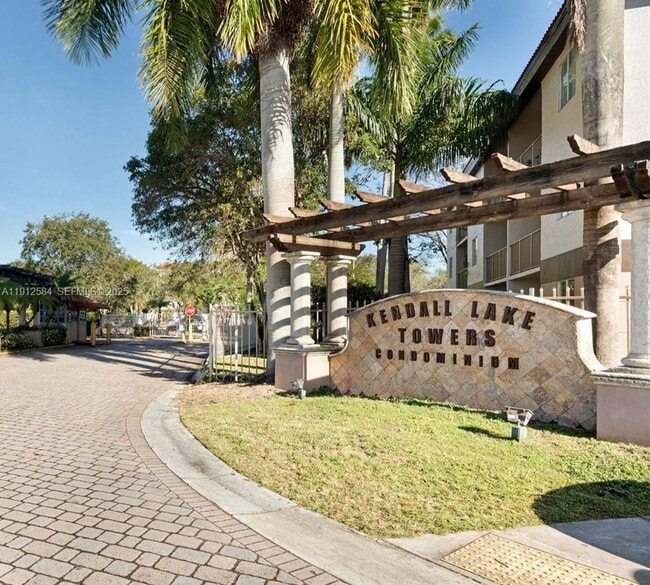 Building Photo - 15231 SW 80th St Unit 608