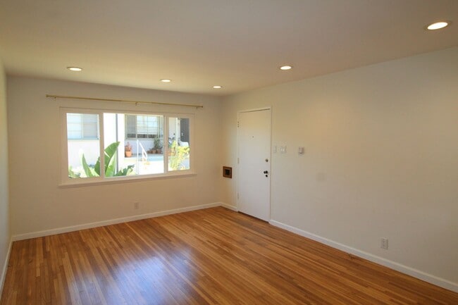 Photo - 225-229 Lynn Drive Apartment Unit 229 Lynn Drive