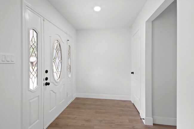 Photo - 14527 Duncannon Dr