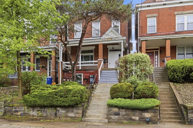 Photo - 141 Oneida St
