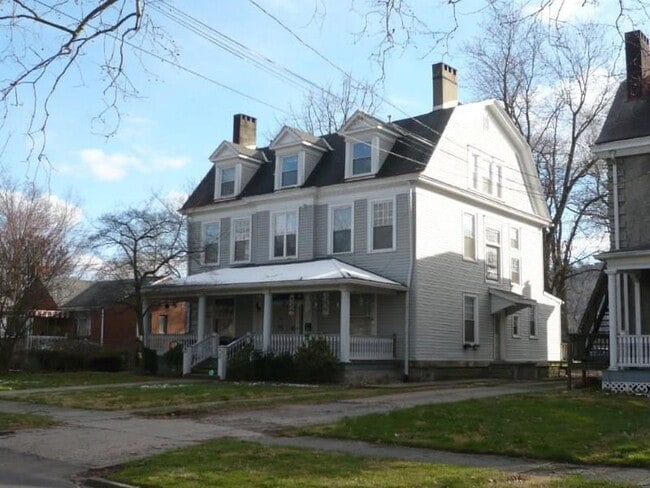 Photo - 658 Maple Ln