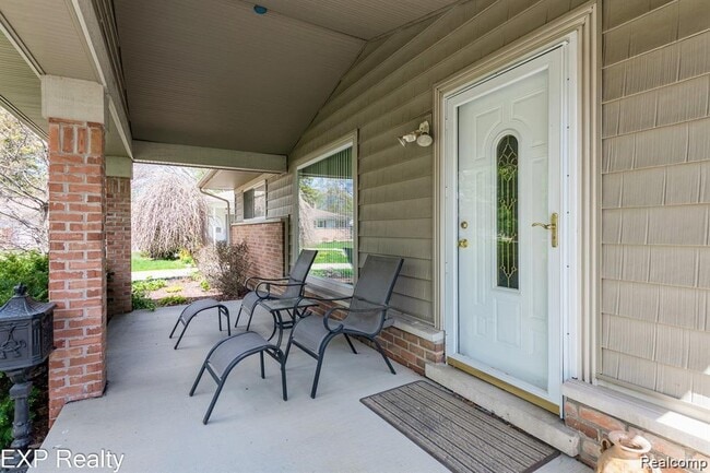 26616 Rouge River Dr
