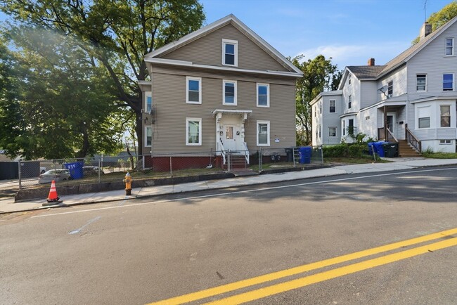 Building Photo - 834 Worthington St Unit 2nd Fl