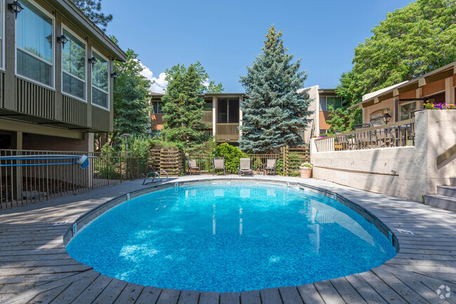 Building Photo - Gardens at Hidden Creek Apartments