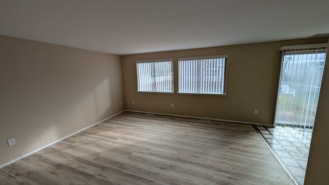 Photo - 1212 22nd St NE