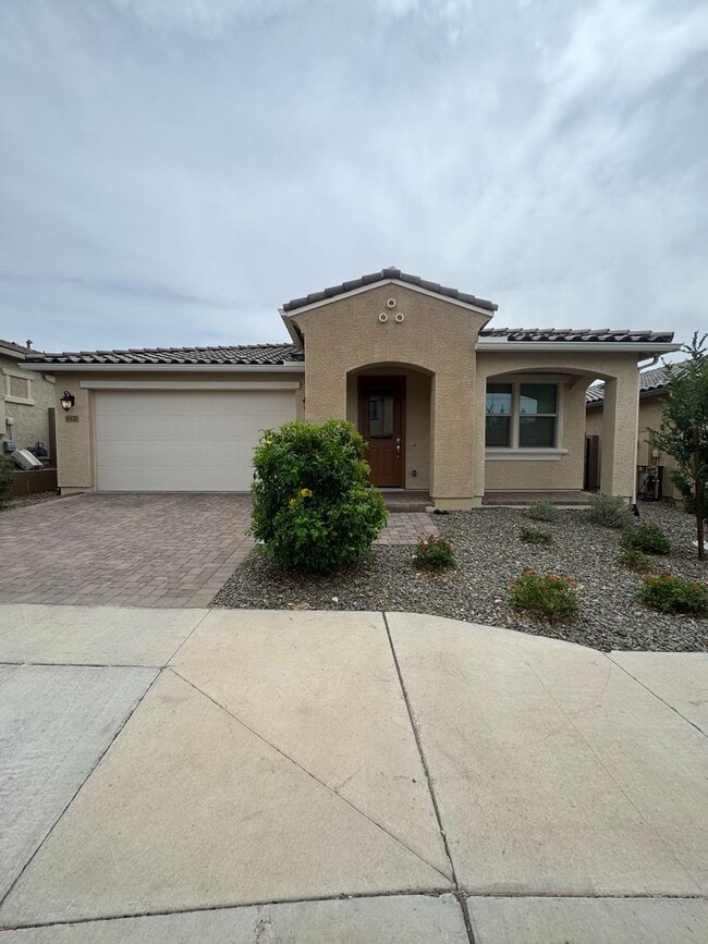 Building Photo - SENTERO CROSSING 3 bed 2 bath home