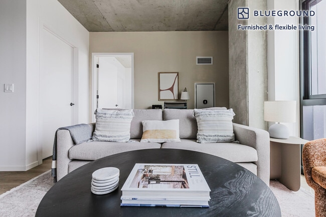 Photo - 225 N Elizabeth St Unit SI FL20-ID1100