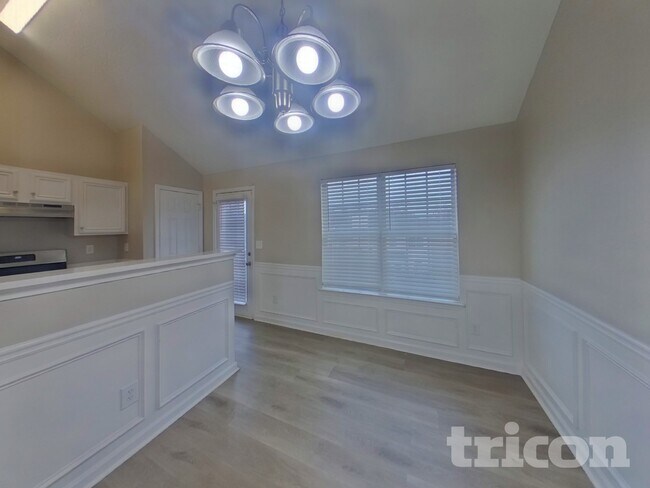 Photo - 7192 Tanger Blvd