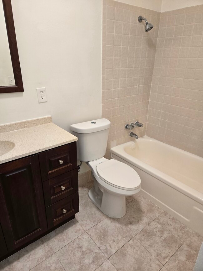 Photo - 8917 NW 28th Dr Unidad C