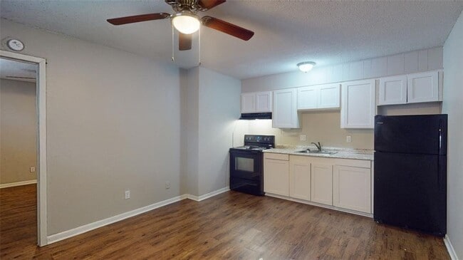 Photo - 500 Foch St Unit 11