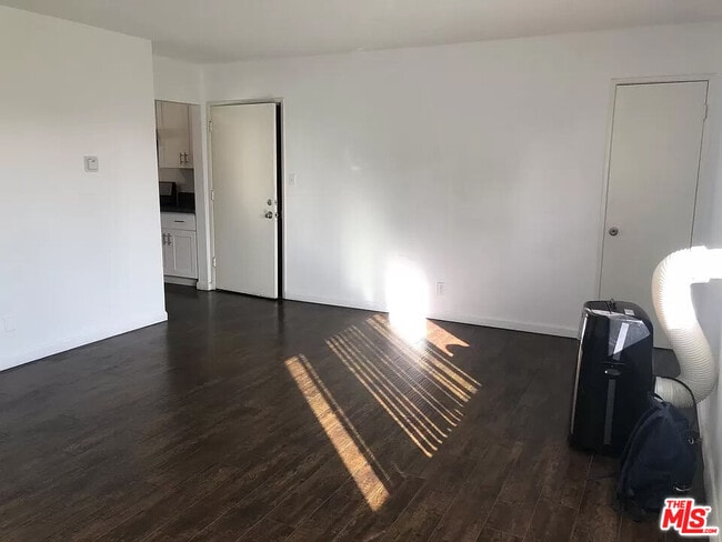 Photo - 2530 Carmona Ave Unit 3