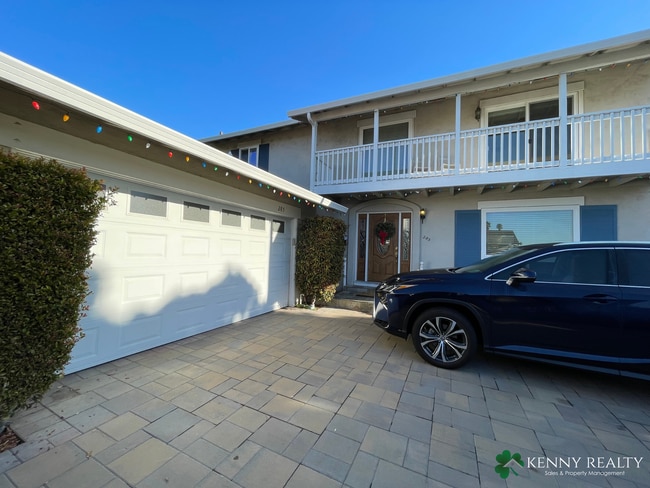 Building Photo - 4BD/2.5BA Spacious Foster City Home with Huge Backyard + Hot Tub