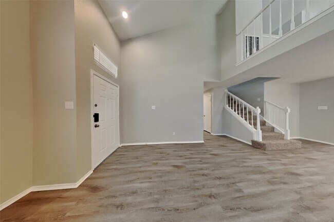 Photo - 16819 Kettle Creek Dr