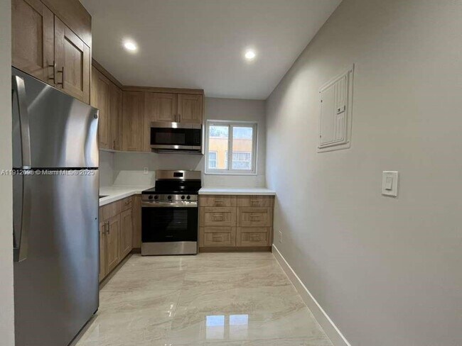 Photo - 1844 NW 19th St Unit 5