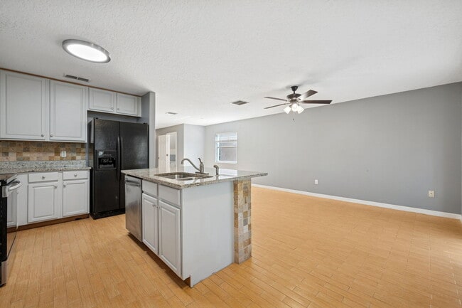 Photo - 2825 Cliffe Ct