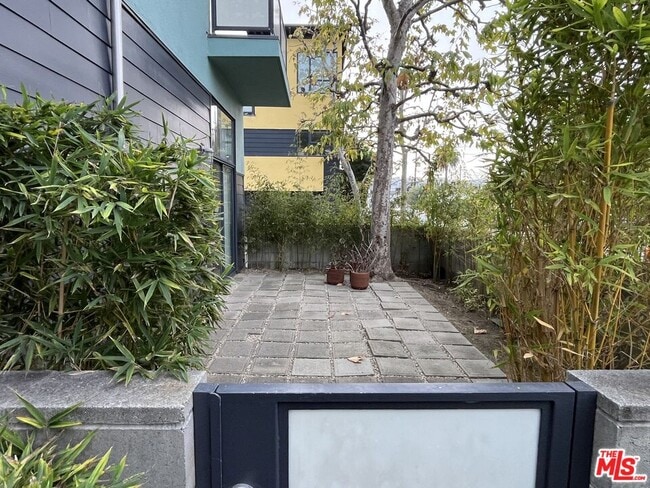 Photo - 320 Indiana Ave Unit A