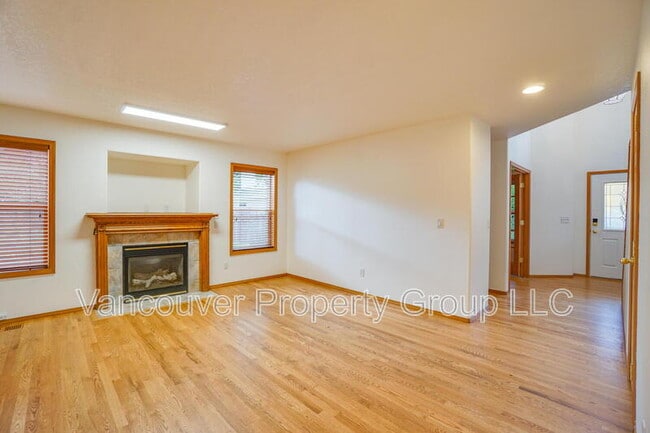 Photo - 15720 NE 13th Way