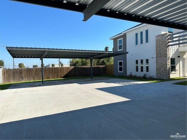 209 Rafael Dr Unit 2