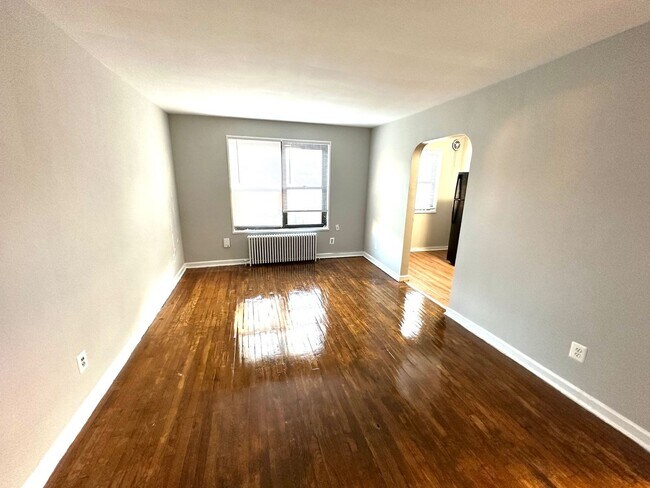 Photo - 1000 OTIS ST NE