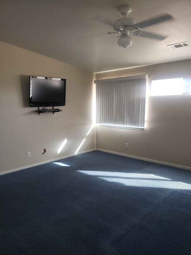 Photo - 3 bd 2 bath Golf Course Living