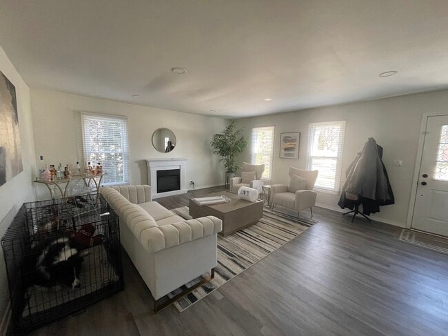 Photo - 1527 W Richmond St