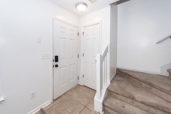 Photo - 2 Bedroom, 1.5 Bathroom Townhome - Charleston