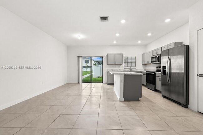 Photo - 1167 SW 7th Ct