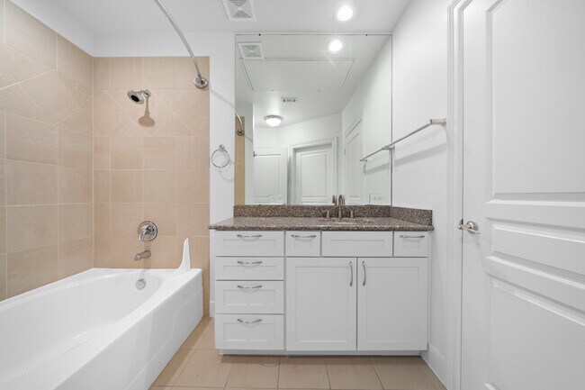 Photo - 3333 Allen Pkwy Unit 801
