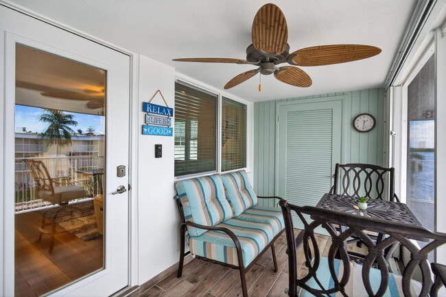 Photo - 110 Shore Ct Unidad 301