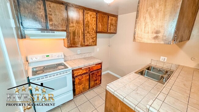 Photo - 117 Universe Ave Unit B