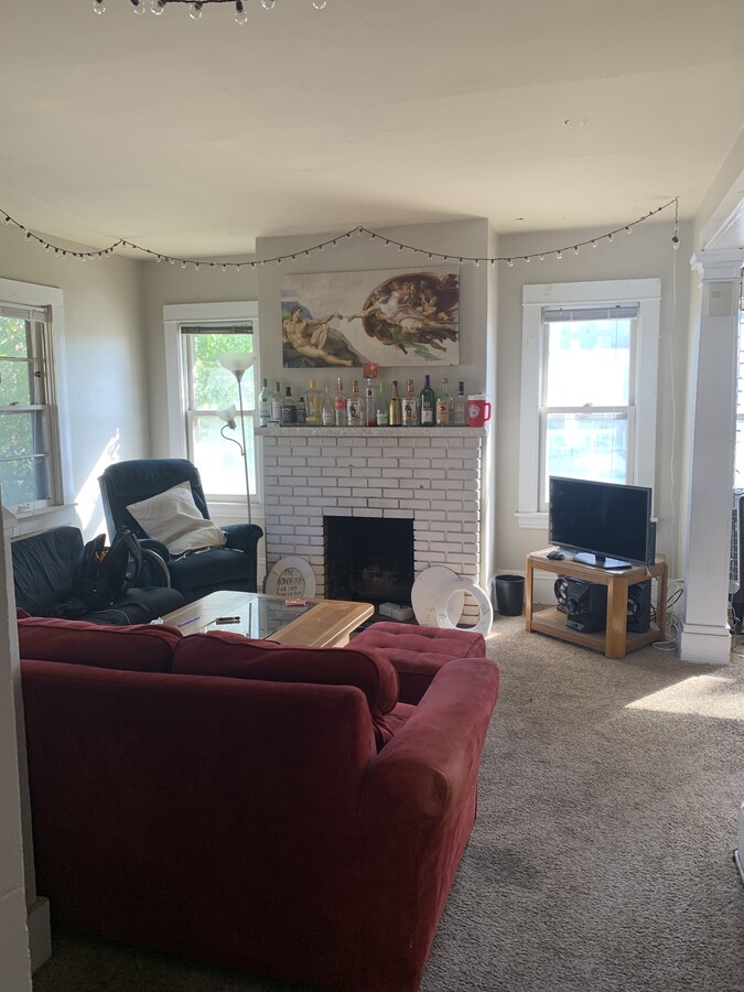 Photo - 816 University Ave SE