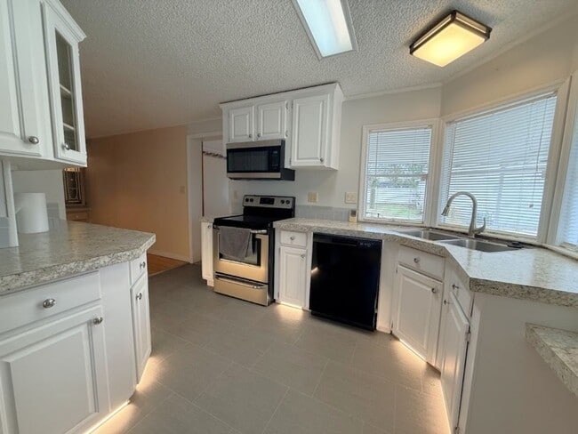Photo - Large and Spacious 3/3 on near half acre NO HOA!