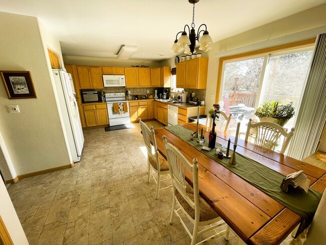 Photo - 1678 Rhyolite St