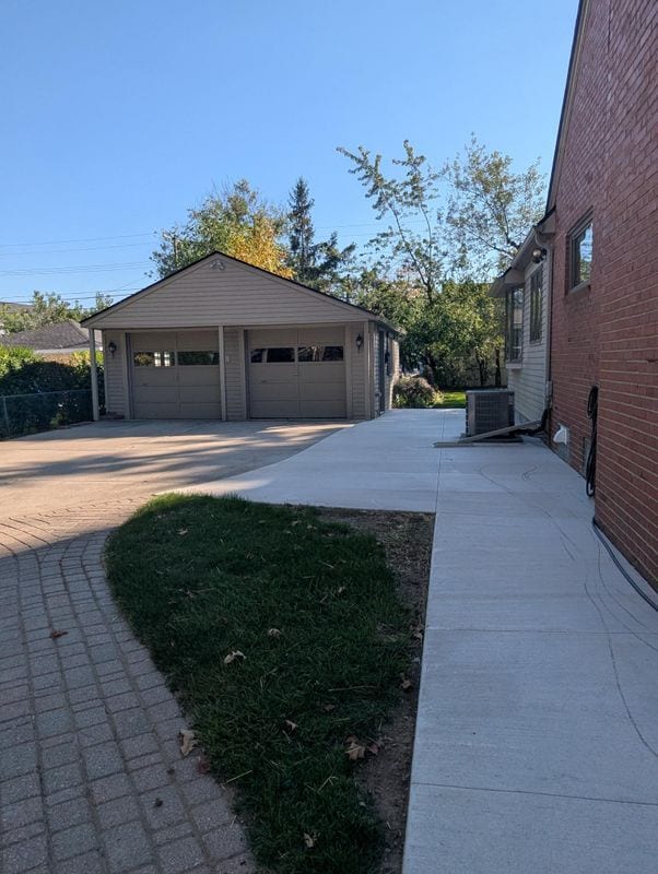 Photo - 2152 Pembroke Rd