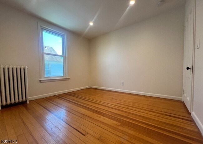 19 E Hanover Ave