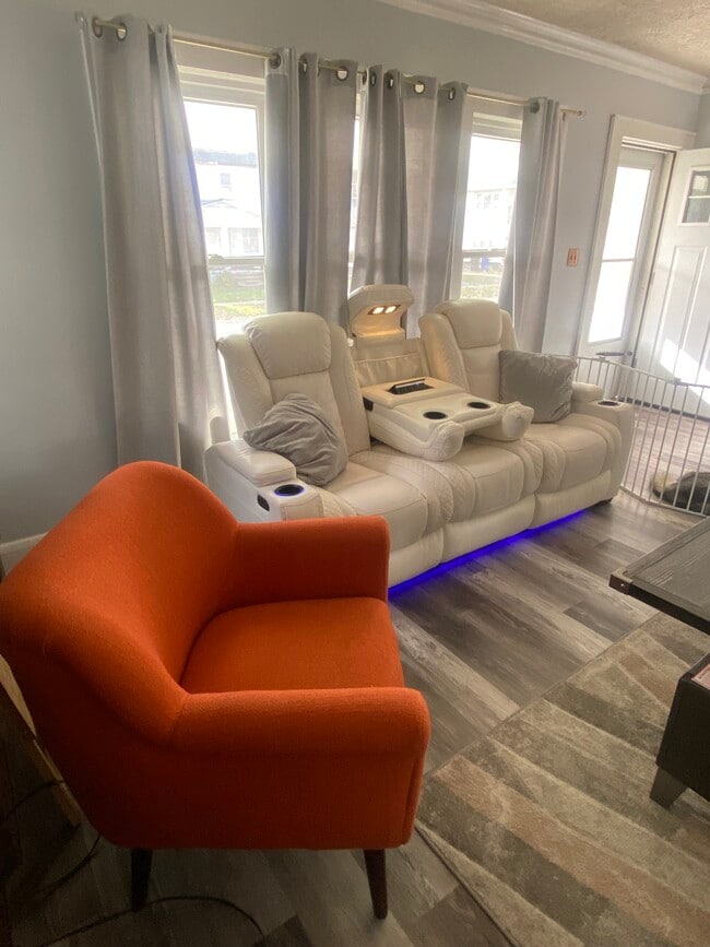 Photo - 14111 Jenne Ave Unidad For rent lower