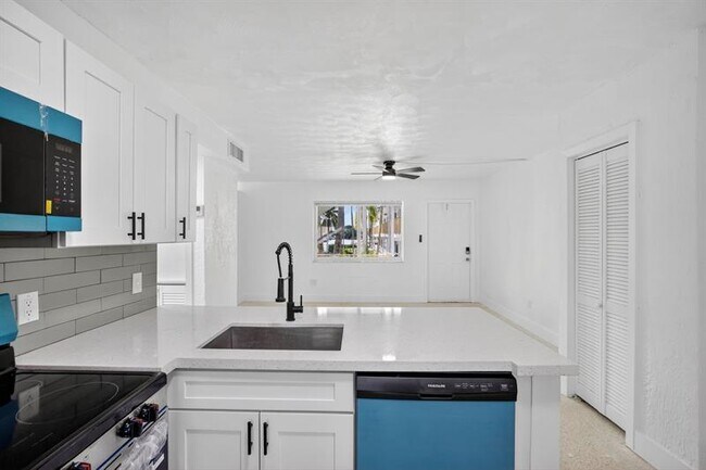 Photo - 1821 Middle River Dr Unidad 4