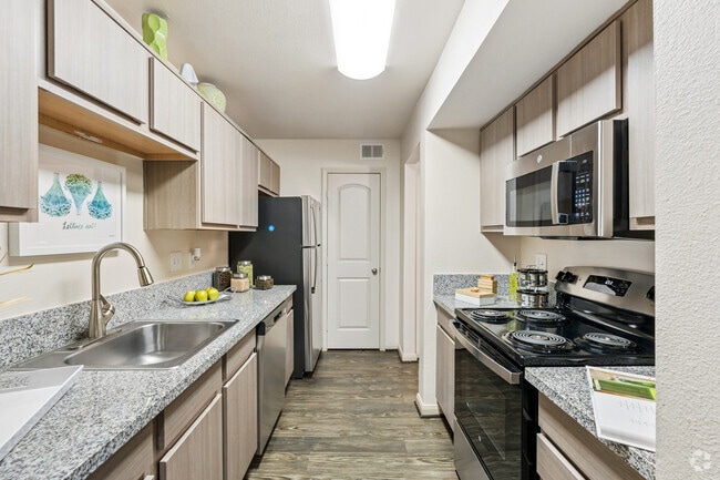 2BR, 1.5BA - 1000SF - Kitchen