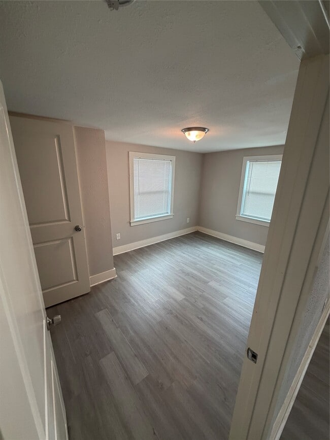 Building Photo - 4601 Hain St