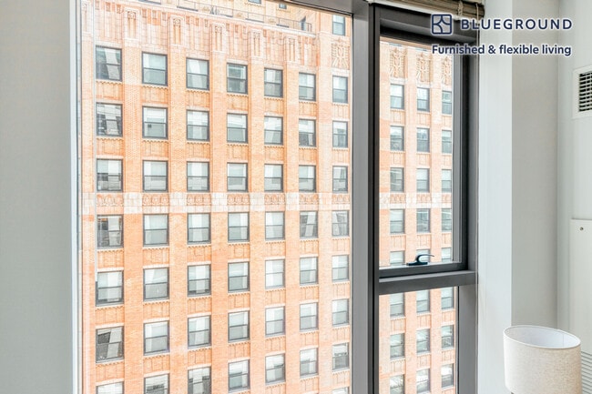 Photo - 210 N Wells St Unidad FL19-ID701